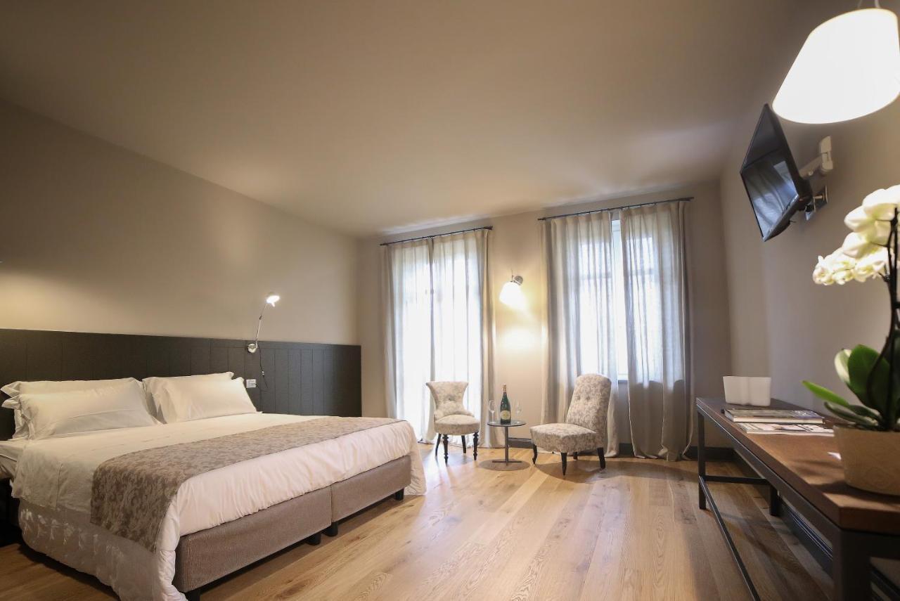Locanda Ferro Uno, Golf Citta Di Asti Exteriör bild